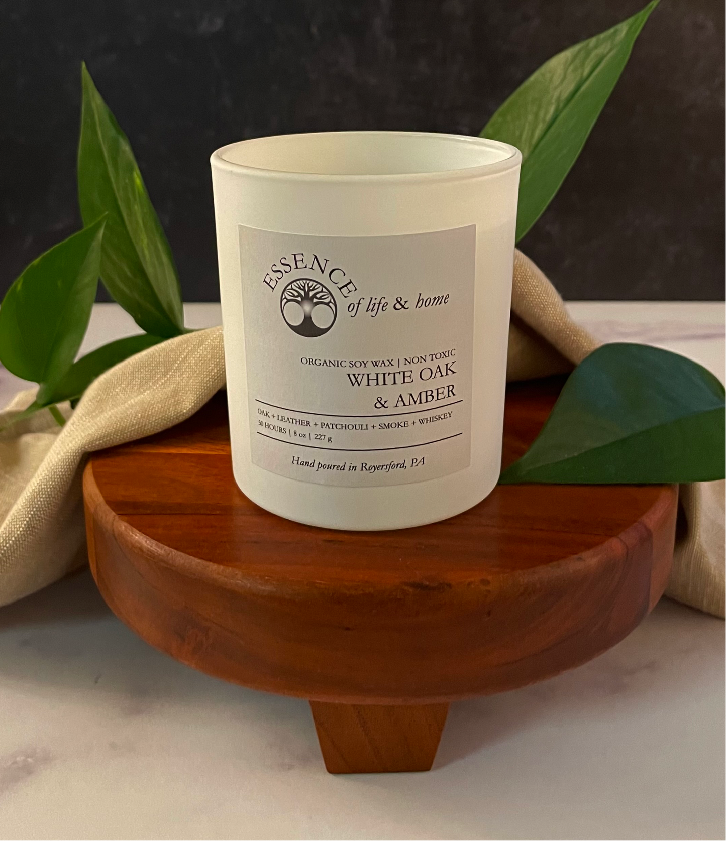 White Oak & Amber | 8oz Candle